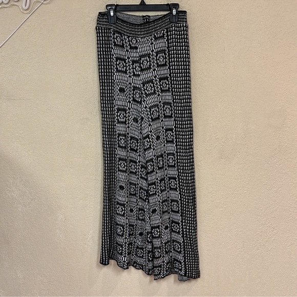 Anthropologie Cecilia Prado womans boho Abstract
Knit Wide Leg Pants Size CD - Picture 7 of 14